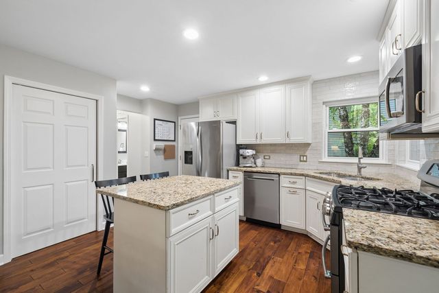 2224 Beaumont Court, Aurora, IL 60502