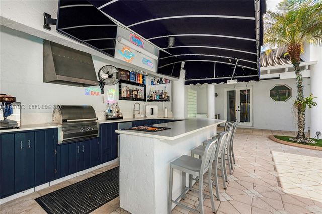 622 E Enclave Cir E, Pembroke Pines, FL 33027