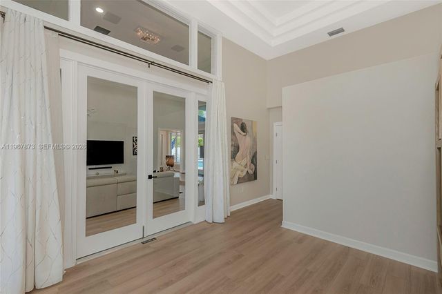 622 E Enclave Cir E, Pembroke Pines, FL 33027