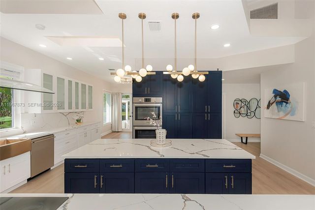 622 E Enclave Cir E, Pembroke Pines, FL 33027