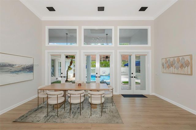 622 E Enclave Cir E, Pembroke Pines, FL 33027