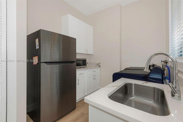 622 E Enclave Cir E, Pembroke Pines, FL 33027