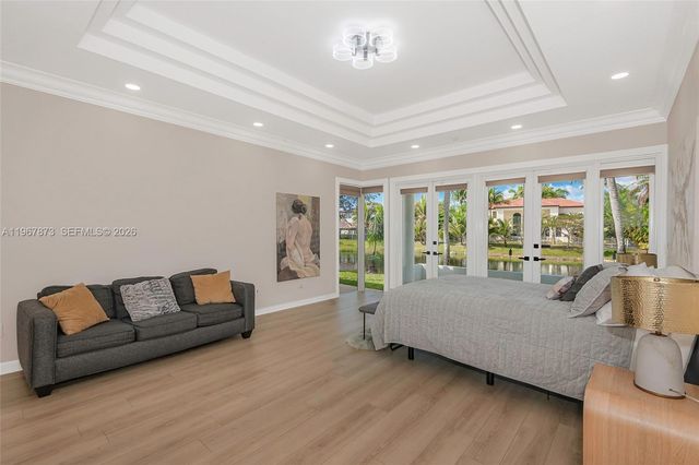 622 E Enclave Cir E, Pembroke Pines, FL 33027