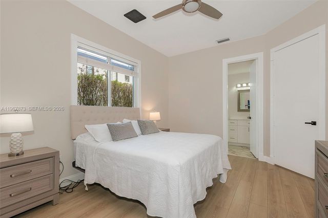 622 E Enclave Cir E, Pembroke Pines, FL 33027