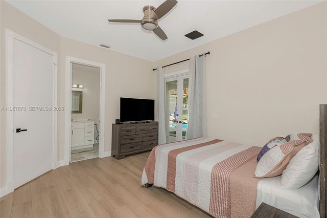 622 E Enclave Cir E, Pembroke Pines, FL 33027