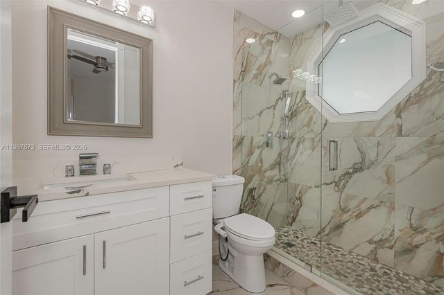 622 E Enclave Cir E, Pembroke Pines, FL 33027