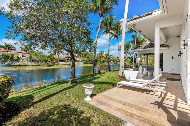 622 E Enclave Cir E, Pembroke Pines, FL 33027