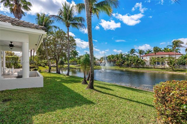 622 E Enclave Cir E, Pembroke Pines, FL 33027