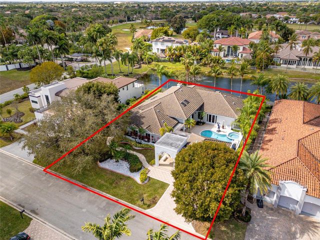 622 E Enclave Cir E, Pembroke Pines, FL 33027