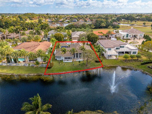 622 E Enclave Cir E, Pembroke Pines, FL 33027