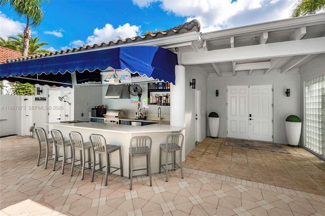 622 E Enclave Cir E, Pembroke Pines, FL 33027