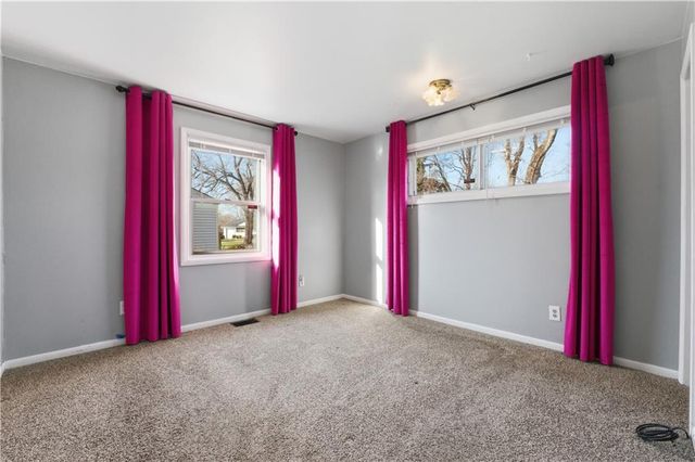 8600 Crystal Avenue, Kansas City, MO 64138