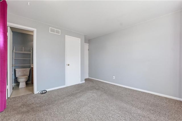 8600 Crystal Avenue, Kansas City, MO 64138