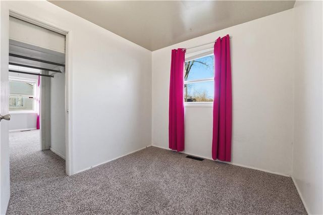 8600 Crystal Avenue, Kansas City, MO 64138