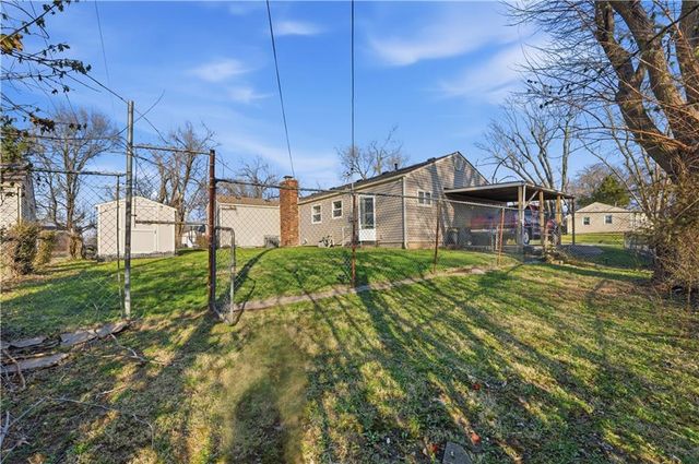 8600 Crystal Avenue, Kansas City, MO 64138