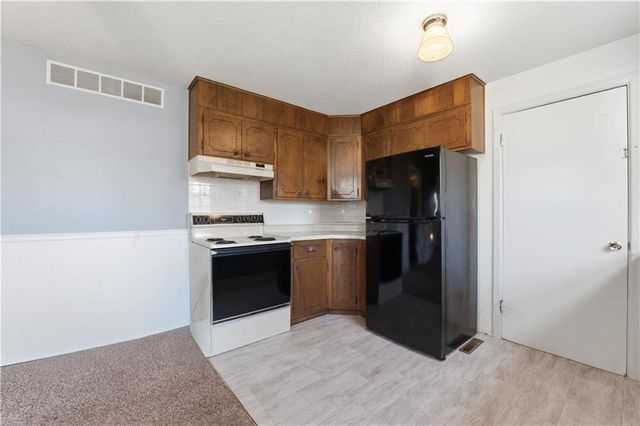 8600 Crystal Avenue, Kansas City, MO 64138