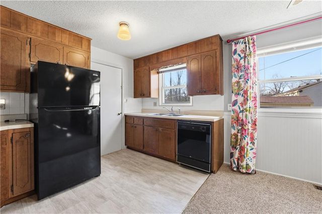 8600 Crystal Avenue, Kansas City, MO 64138