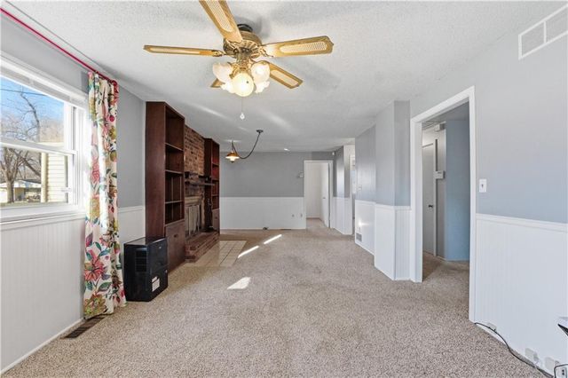 8600 Crystal Avenue, Kansas City, MO 64138