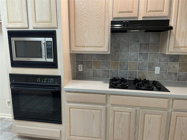 14011 Sandy Springs Lane, Sugar Land, TX 77498