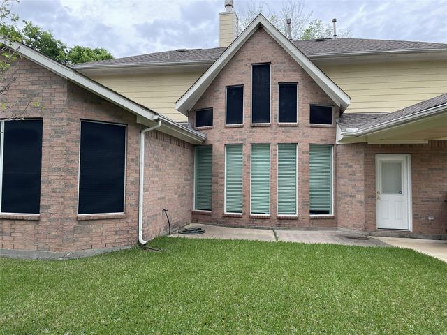 14011 Sandy Springs Lane, Sugar Land, TX 77498