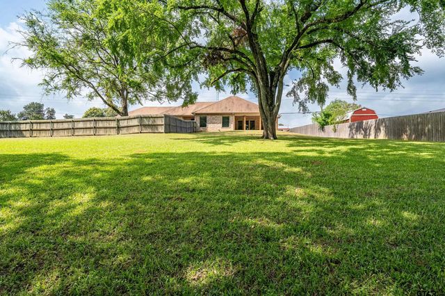 13165 Vicki Lynn Ln, Troup, TX 75789