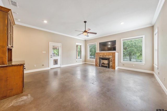 13165 Vicki Lynn Ln, Troup, TX 75789