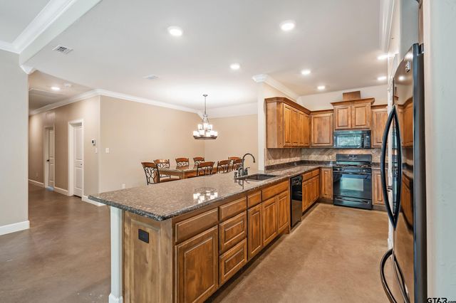 13165 Vicki Lynn Ln, Troup, TX 75789