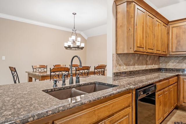 13165 Vicki Lynn Ln, Troup, TX 75789