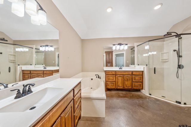 13165 Vicki Lynn Ln, Troup, TX 75789