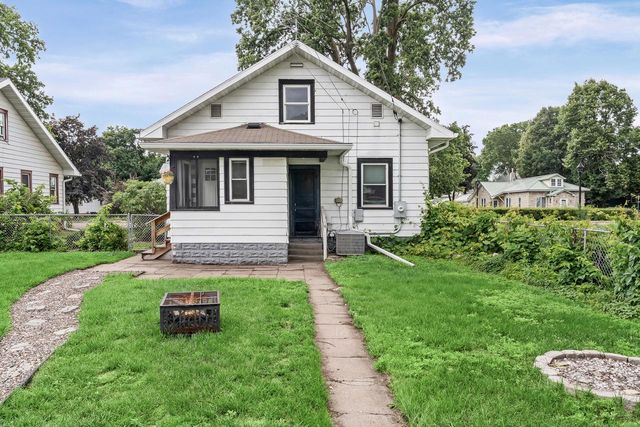 1328 George STREET, La Crosse, WI 54603