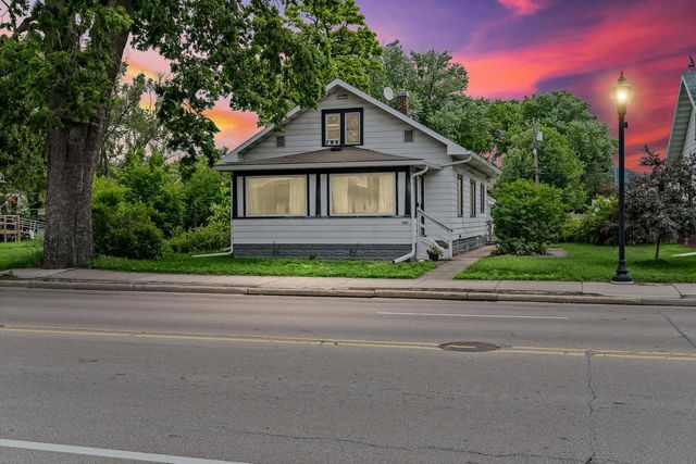 1328 George STREET, La Crosse, WI 54603