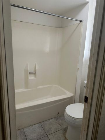 11122 Thackery Lane, Houston, TX 77016