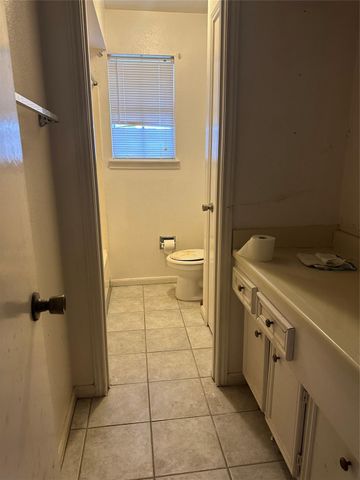 11122 Thackery Lane, Houston, TX 77016