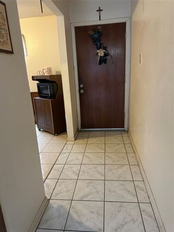 11122 Thackery Lane, Houston, TX 77016