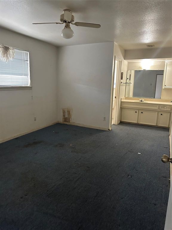 11122 Thackery Lane, Houston, TX 77016