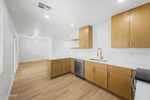 1818 W MORTEN Avenue, Phoenix, AZ 85021