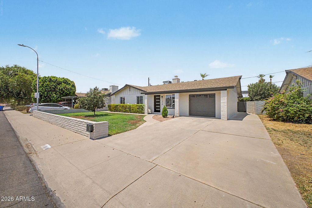 1818 W MORTEN Avenue, Phoenix, AZ 85021 — photo 5
