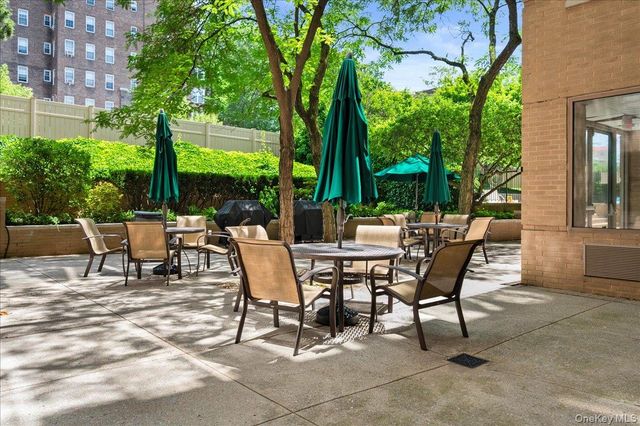 35 N Chatsworth Avenue 2H, Larchmont, NY 10538