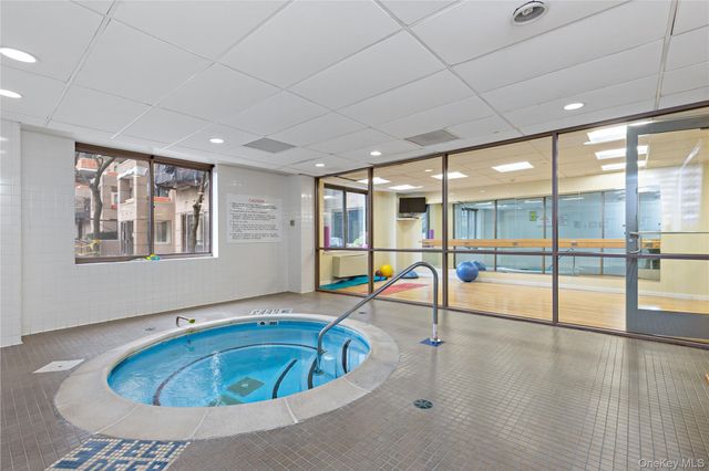 35 N Chatsworth Avenue 2H, Larchmont, NY 10538