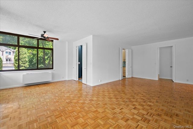 35 N Chatsworth Avenue 2H, Larchmont, NY 10538