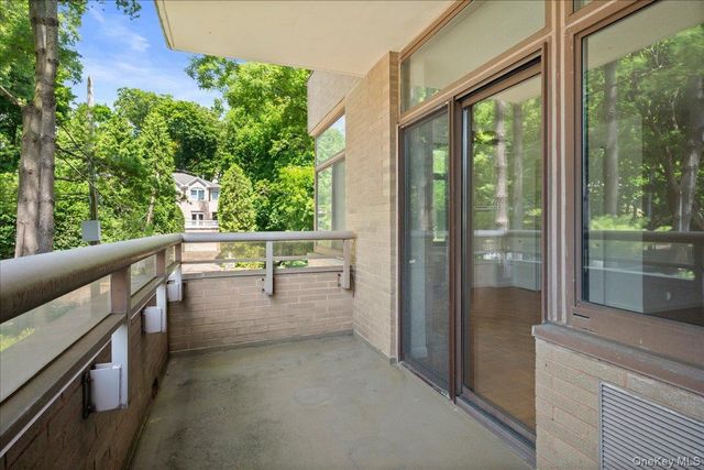 35 N Chatsworth Avenue 2H, Larchmont, NY 10538