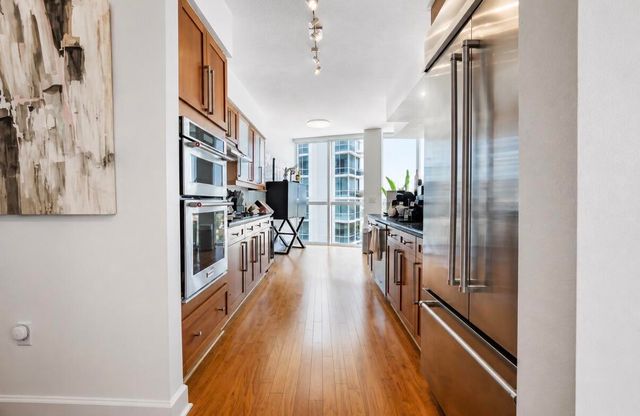 111 SE 8th Avenue 1402, Fort Lauderdale, FL 33301