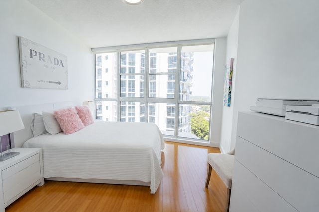 111 SE 8th Avenue 1402, Fort Lauderdale, FL 33301