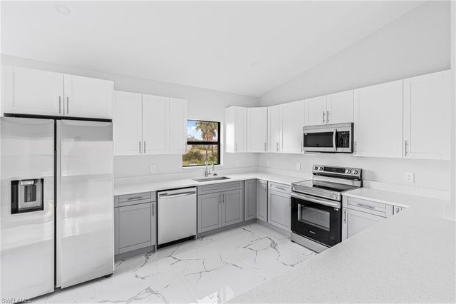 556 Woodview DR, Lehigh Acres, FL 33972