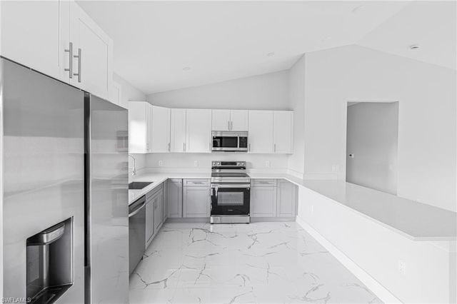 556 Woodview DR, Lehigh Acres, FL 33972