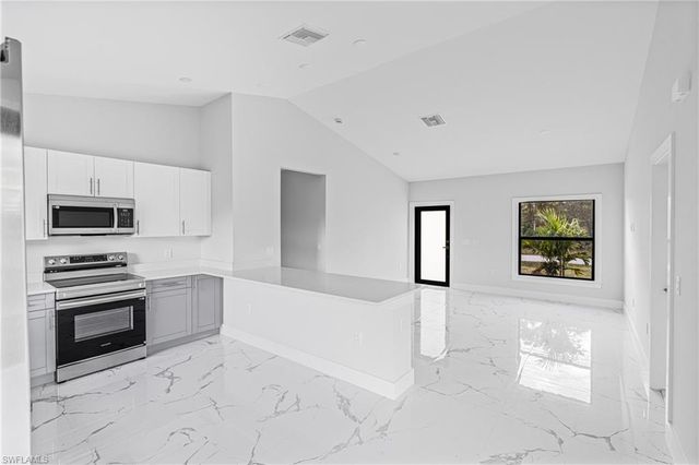 556 Woodview DR, Lehigh Acres, FL 33972