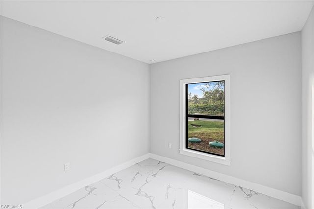 556 Woodview DR, Lehigh Acres, FL 33972