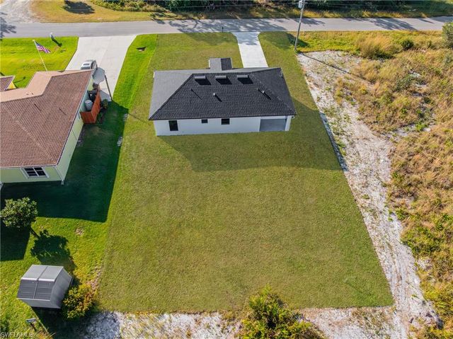 556 Woodview DR, Lehigh Acres, FL 33972