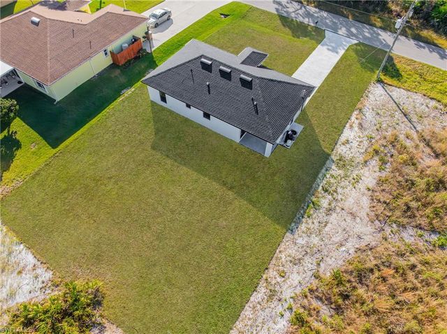 556 Woodview DR, Lehigh Acres, FL 33972