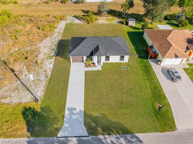 556 Woodview DR, Lehigh Acres, FL 33972